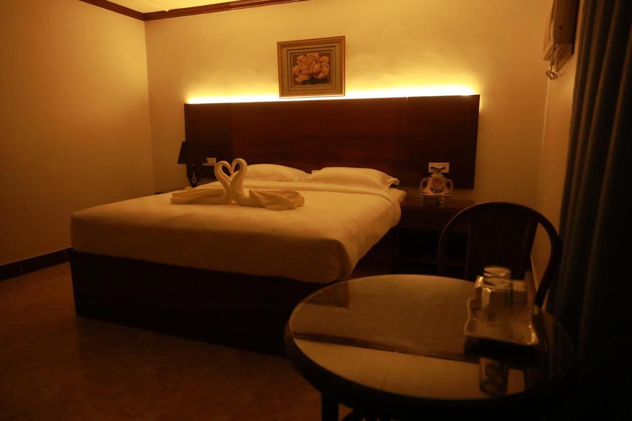 Bohol Plaza Mountain Resort And Restaurant Dauis Exteriör bild