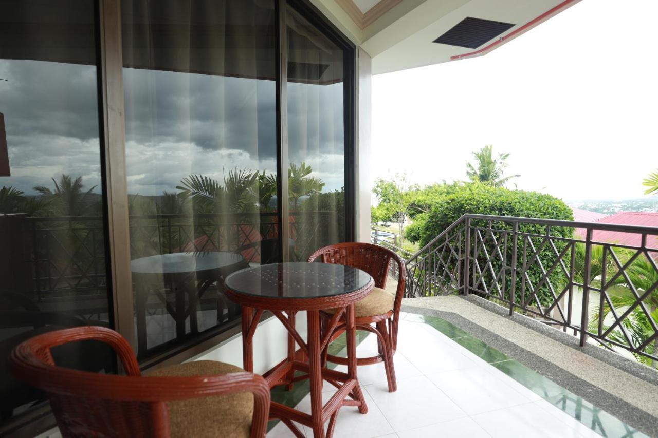 Bohol Plaza Mountain Resort And Restaurant Dauis Exteriör bild