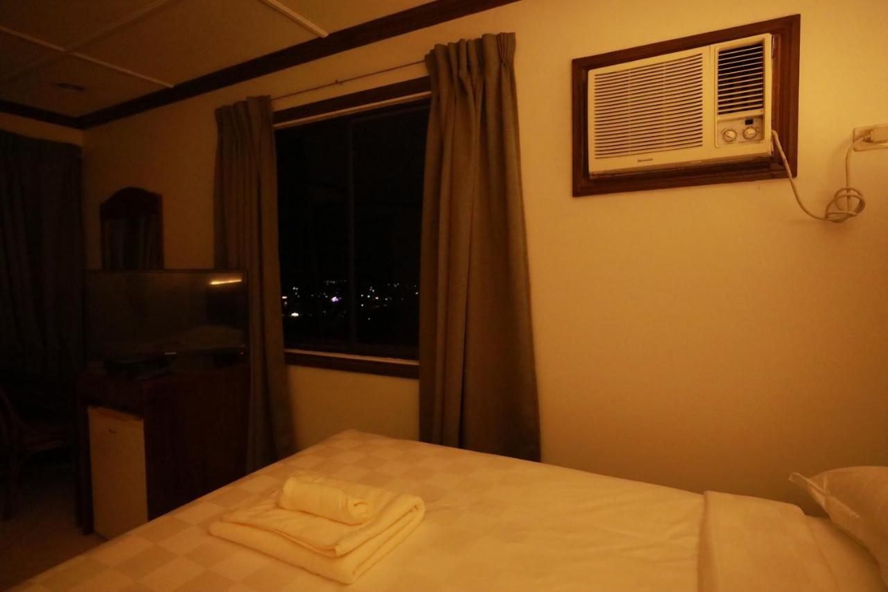 Bohol Plaza Mountain Resort And Restaurant Dauis Exteriör bild